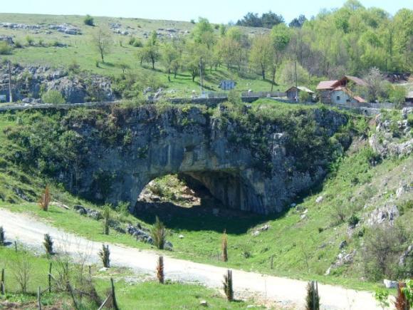 Fabuloasa Românie. Podul lui Dumnezeu de la Ponoarele