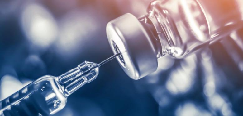 O femeie concediată pentru că a refuzat vaccinul Covid a câștigat în instanță despagubiri record de 12 milioane de dolari