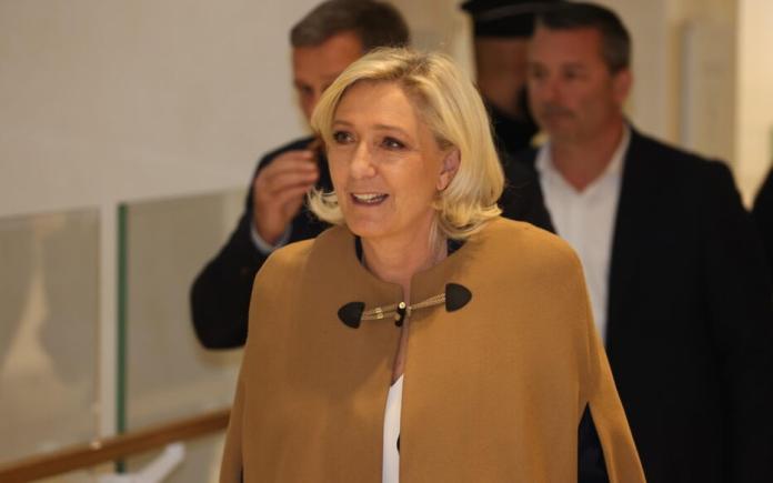 Procurorii au cerut cinci ani de închisoare și o pedeapsă de ineligibilitate împotriva lui Marine Le Pen