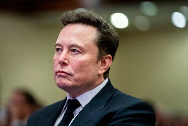  Elon Musk a publicat un articol pro-AfD în Die Welt provocând demisia unui jurnalist: "Alternativa pentru Germania este ultima rază de speranță pentru această țară"