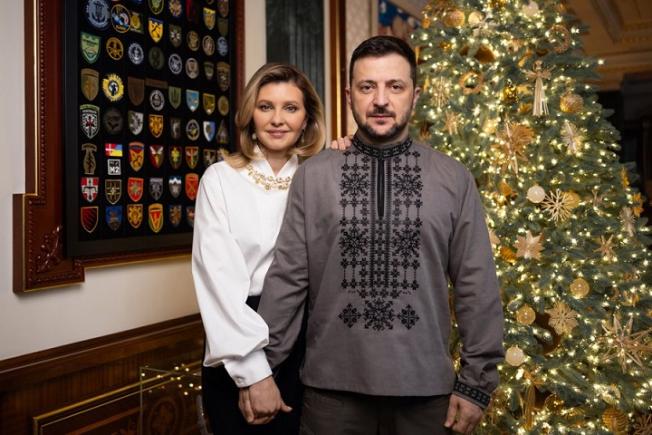 Zelensky: Ucraina trebuie să lupte în 2025 pe „câmpul de luptă” și la „masa de negocieri”