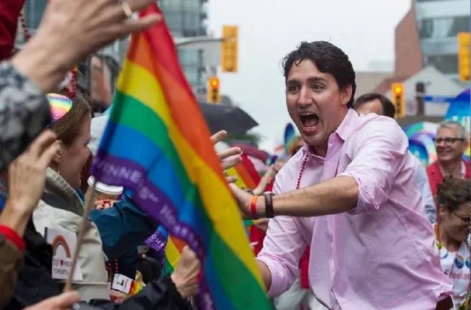 Justin Trudeau, întruchiparea „progresismului” canadian obligat să demisioneze