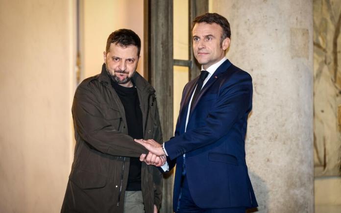 Zelensky a discutat cu Emmanuel Macron un sprijin sporit pentru Ucraina