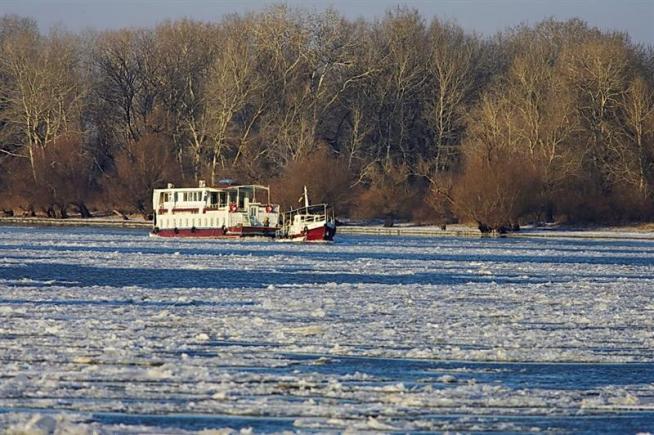 Fabuloasa Românie. Iarna în Deltă. Cu vaporul, de la Tulcea la Sulina