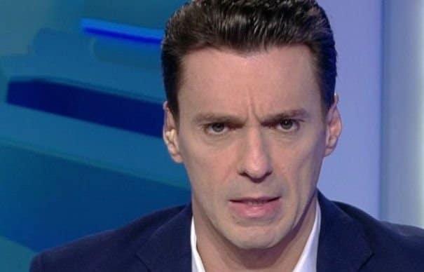 La mulți ani, Mircea Badea! Realizatorul celei mai longevive emisiuni în format one-man-show