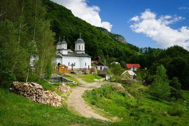 Fabuloasa Românie. Străbătând Oltenia de sub munte