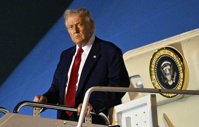 „Toate țările ne sună”: Taxele impuse de Trump declanșează o cursă globală pentru acorduri comerciale