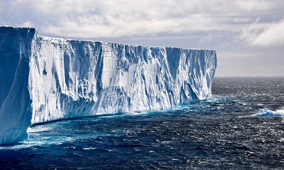 Antarctica își mărește stratul de gheață pentru prima dată în ultimele decenii – o posibilă pauză în topirea calotei glaciare