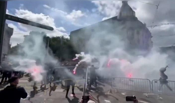 Revolte la Bruxelles: primarul dă vina pe „extremiștii” din galeriile de suporteri de fotbal