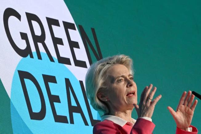 Ursula von der Leyen criticată pentru un zbor Bruxelles–Luxemburg de doar 200 km