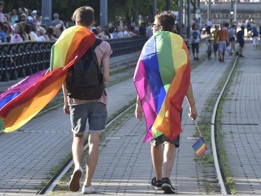 Discriminări LGBT: UE vrea sa-si impună ideologia și să descurajeze opiniile incomode