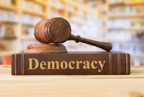 Întrebarea nu e dacă democrația e bună sau rea ci: o avem cu adevărat?