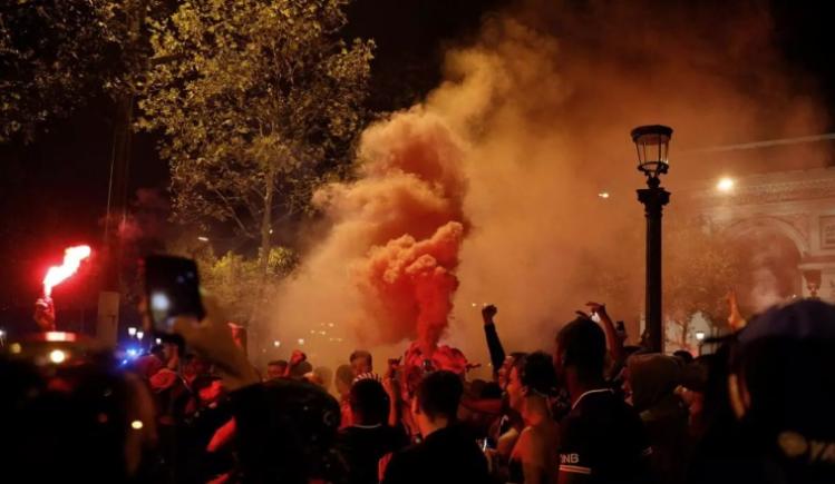 Haos la Paris după victoria PSG în Liga Campionilor: incidente violente, arestări și distrugeri pe Champs-Élysées