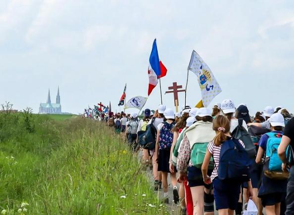 Franța: Record de participare la pelerinajul de Rusalii - 19.000 de credincioși majoritatea tineri