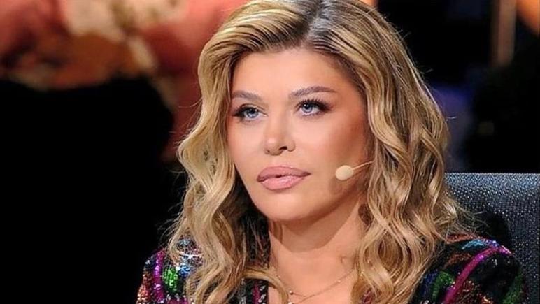 La mulți ani, Loredana Groza! A scos cel mai vândut album de la noi din toate timpurile