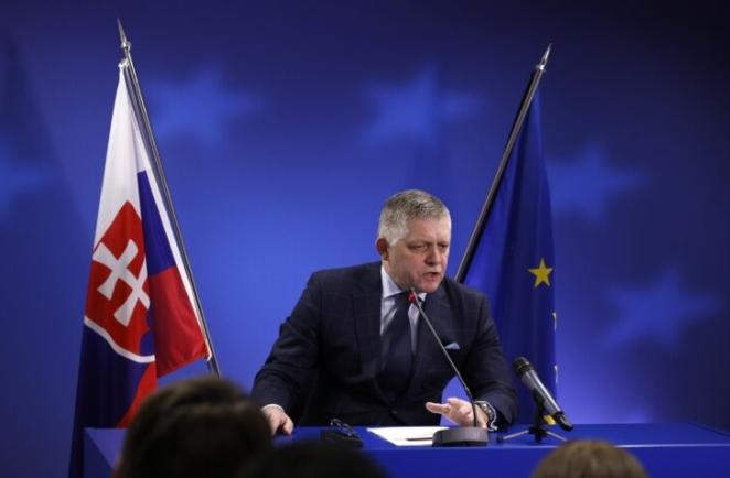 Slovacia cochetează cu ieșirea din NATO și cu ideea neutralității: „Ne-ar prinde bine” – spune premierul Robert Fico