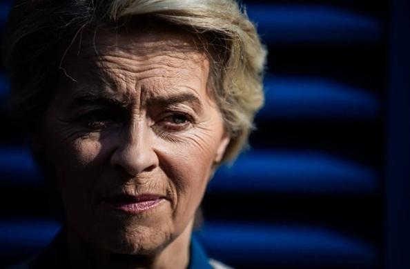 Ursula von der Leyen se va confrunta cu un vot de neîncredere în Parlamentul European pentru prima dată în peste un deceniu