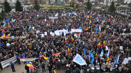 Proteste pentru autostrada Sibiu – Piteşti. Angajaţii Dacia anunţă „radicalizarea acţiunilor” 