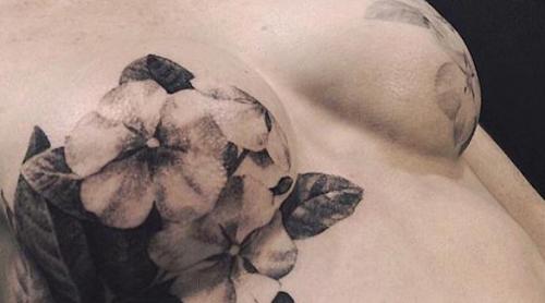 Tatuaj: Sanii, operati de cancer, pot deveni opere de arta