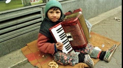Copiii români din Ungaria, învățați că România e o ţară plină de oameni săraci şi de ţigani cerşetori!