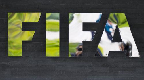 SCANDALUL MITEI LA FIFA. Plicuri cu câte 40.000 de dolari distribuite înaintea alegerilor din 2011