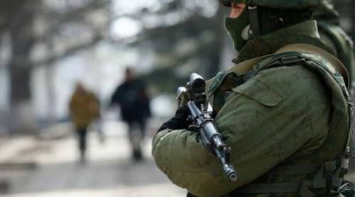 Zece poliţişti răniţi în conflictul din Ucraina, aduşi la tratament în România 