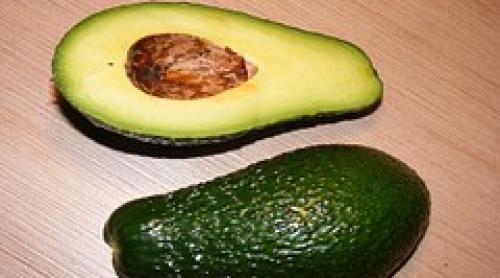 Cercetătorii canadieni au demonstrat că avocado poate învinge celulele leucemiei acute mieloide 