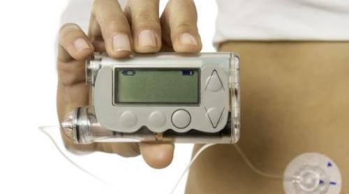 În curând, pentru diabetici, plasturele care testează nivelul zahărului din sânge şi reglează insulina 