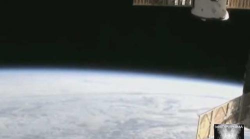 Apariția a TREI OZN-uri sau ÎNGERI a oprit transmisia NASA de pe Stația Spațială! (VIDEO)