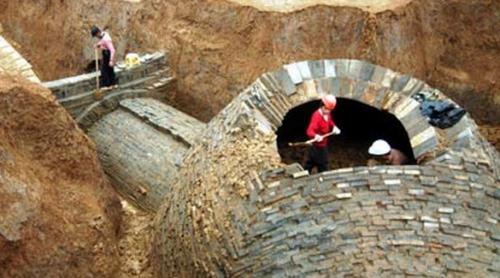 Mormânt STRANIU, descoperit în China. Arheologii spun că sanctuarul funerar are o formă BIZARĂ și este vechi de opt secole (VIDEO)