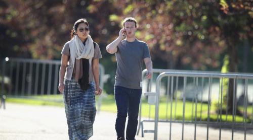 Patronul Facebook, Mark Zuckerberg, îşi ia concediu de paternitate două luni