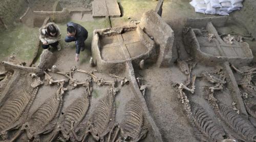 Mormânt vechi de 2500 de ani, aparţinând unei familii regale, descoperit în China