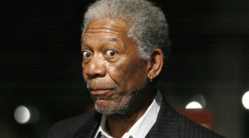 Un avion cu celebrul actor Morgan Freeman la bord a aterizat de urgenţă 
