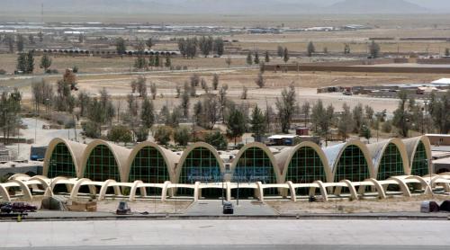 Panică totală, după ce aeroportul din Kandahar a fost atacat de talibani
