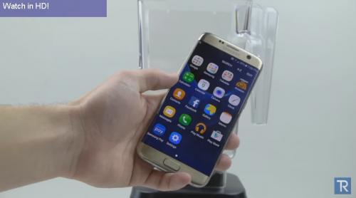 A pus un Samsung S7 Edge într-un blender. Ce s-a întâmplat? (VIDEO)