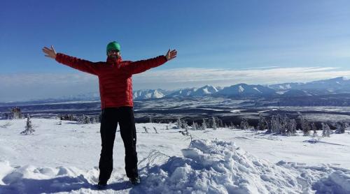 PREMIERĂ! Ultramaratonul de la Cercul Polar câştigat de românul Tiberiu Uşeriu