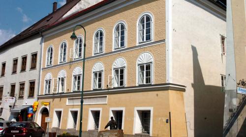 Austria: Autorităţile vor să confişte clădirea în care s-a născut Hitler