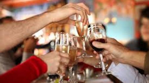 Cât alcool ar trebui să bem? Avertismentul oamenilor de ştiinţă