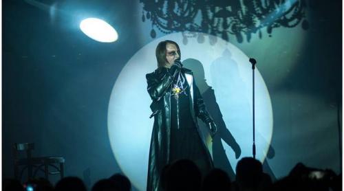 Dudu Isabel în Marilyn Manson Superstar