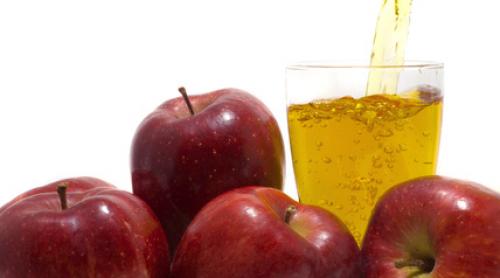 La copii, suc de mere, în loc de soluţii de rehidratare