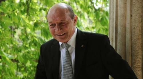 Traian Băsescu și omuleții verzi