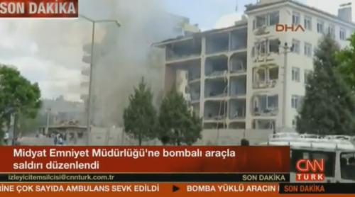 Turcia, sub teroare! Trei morți și zeci de răniți într-un nou ATAC CU BOMBĂ. Explozia, lângă o secție de poliție - LIVE VIDEO
