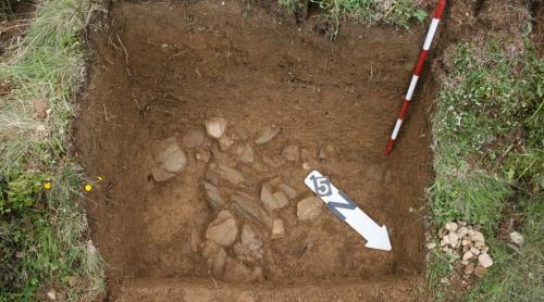 Descoperire remarcabilă în Pasul Prislop! Arheologii au găsit un nou sit preistoric, la 1400 de metri altitudine