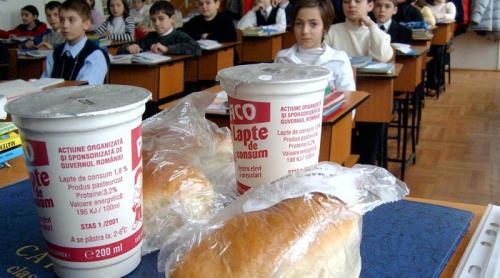 Elevii vor primi o masă caldă sau alimente de 7 lei pe zi