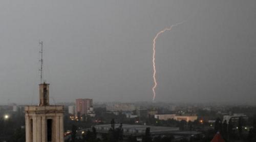 ALERTĂ METEO! Ploi torenţiale, furtuni şi grindină în toată țara, până miercuri dimineață