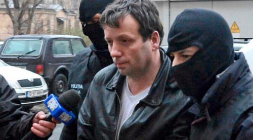 Hackerul român Guccifer, condamnat la peste 4 ani de închisoare