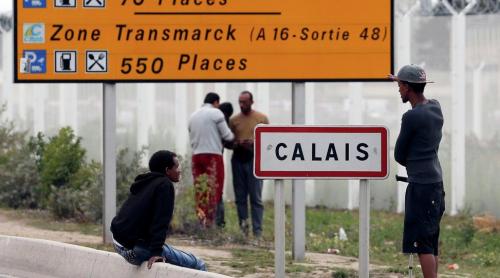 OROARE. Voluntari de la „jungla din Calais”, acuzaţi că exploatează sexual refugiaţii