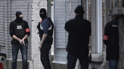 Bruxelles: Bărbat cu un cuțit care a luat ostatici, arestat!