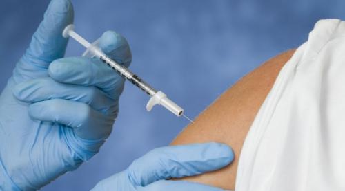 Legea vaccinarii va fi asumată de Guvern şi e aproape gata