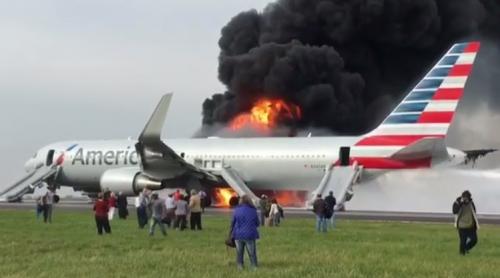 Panică pe aeroportul O'Hare din Chicago. Un avion cu 161 de pasageri la bord a luat foc, înainte de decolare (VIDEO)